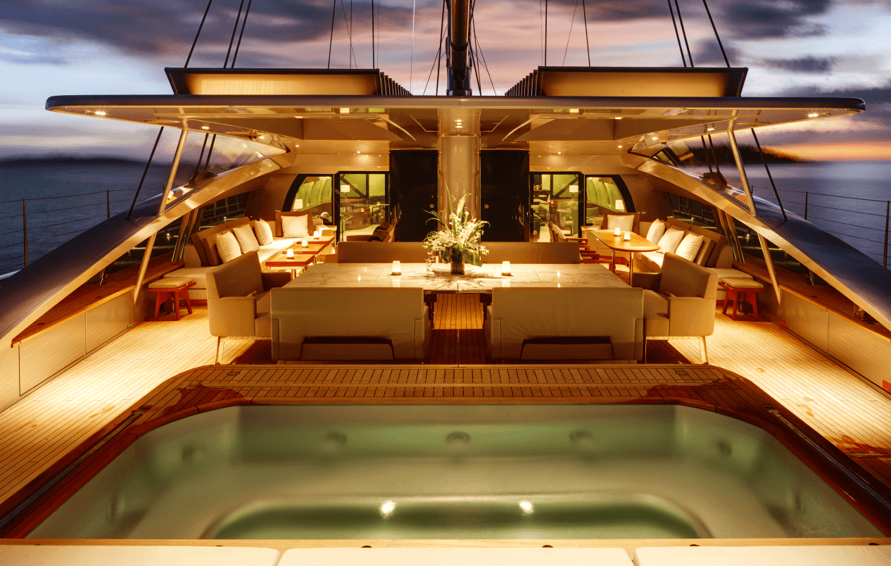 Super Yacht Vertigo